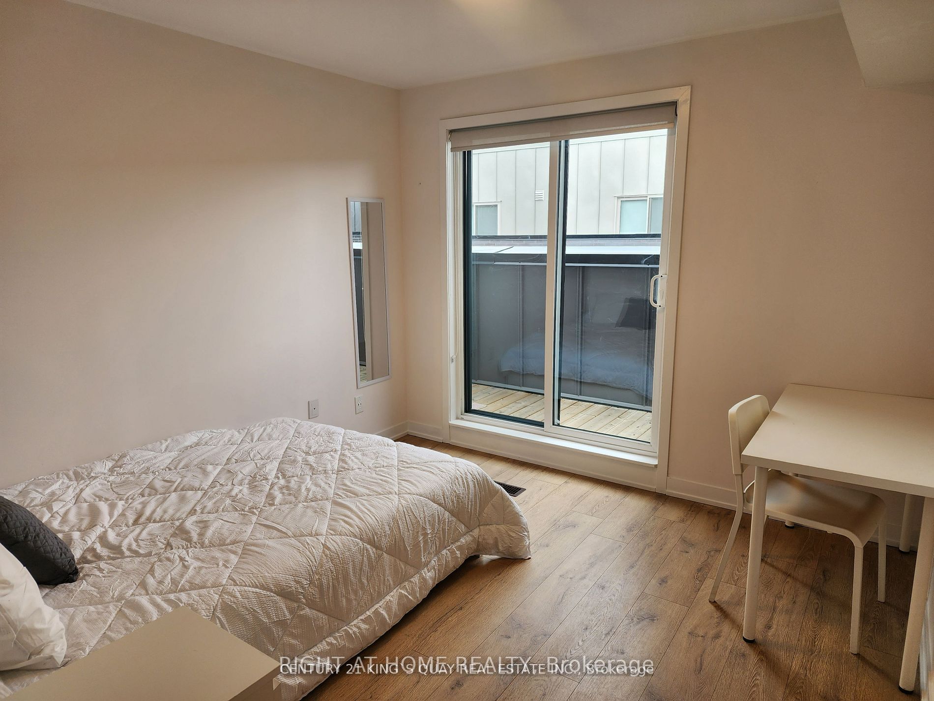 1740 N Simcoe St 42