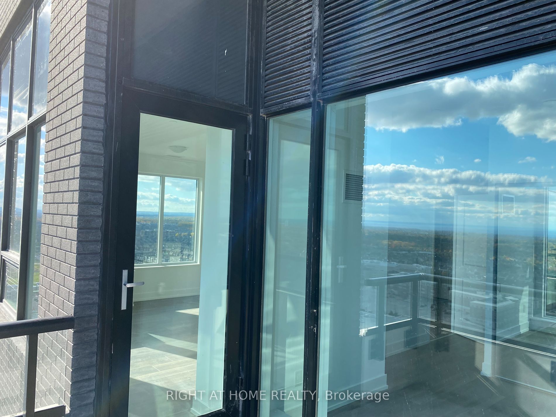 297 Oak Walk Dr 2503