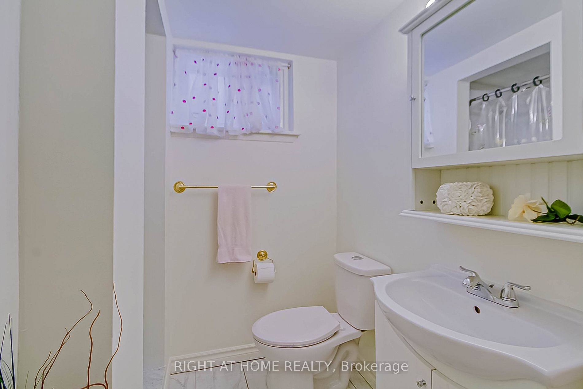 130 Cultra Sq