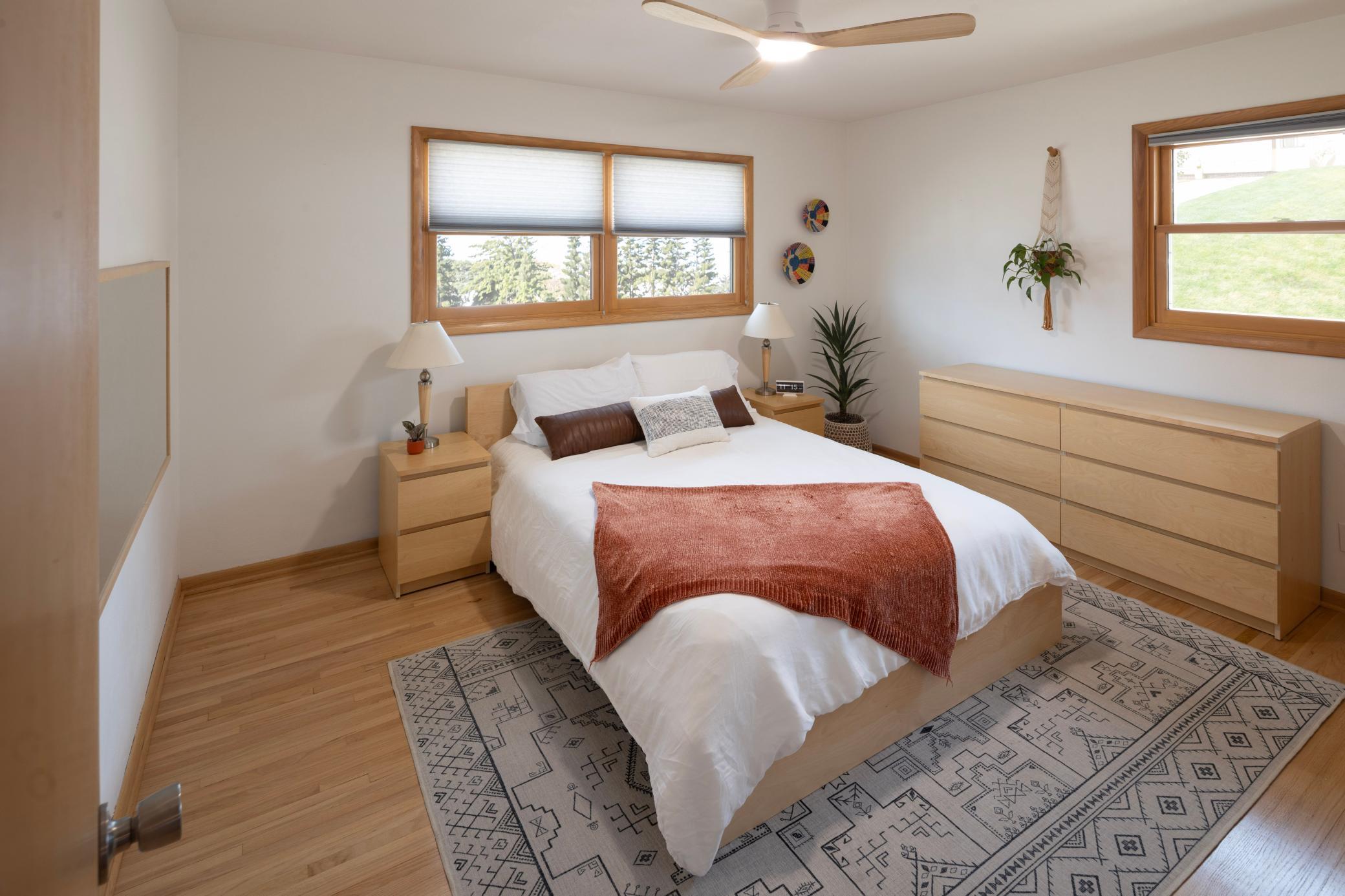 2420 Dunlap Street N