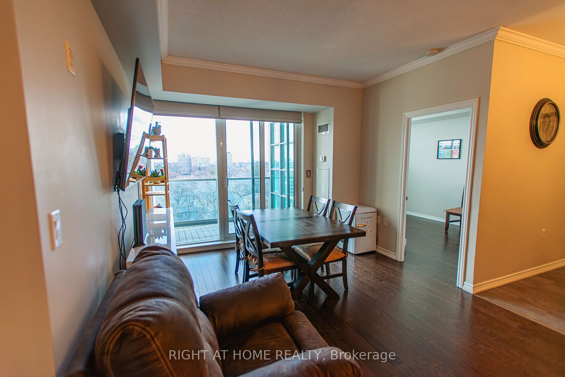 3830 Bathurst St 805