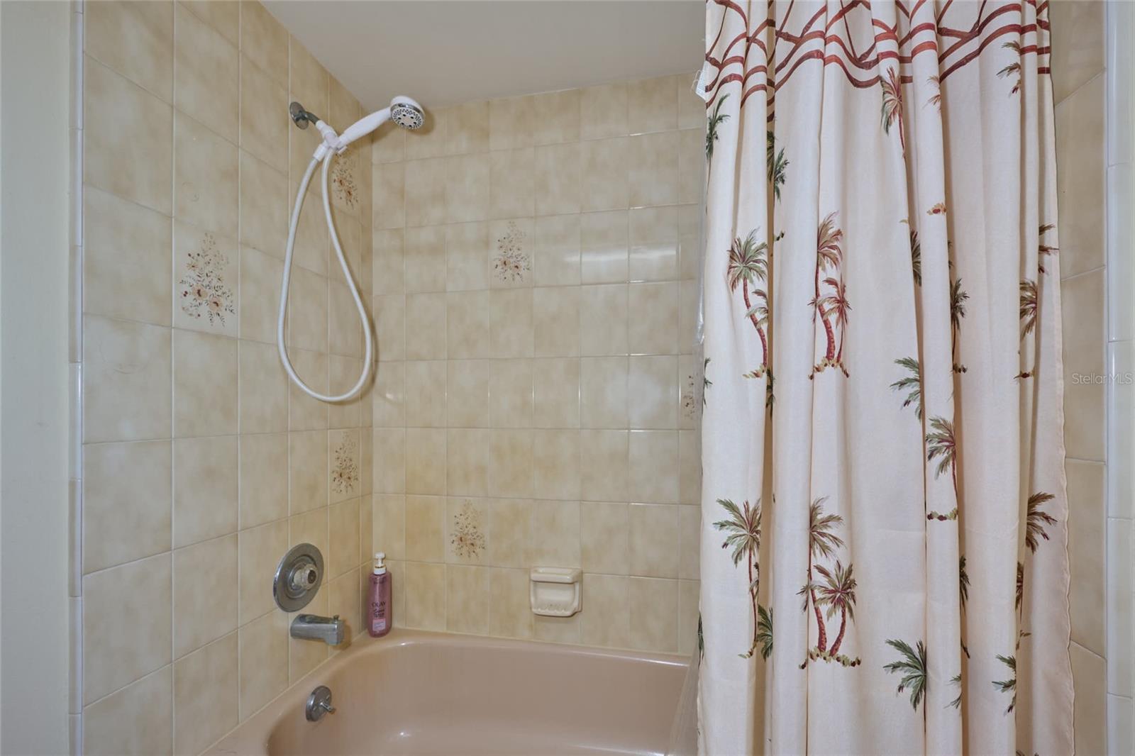 4220 Oleander Drive