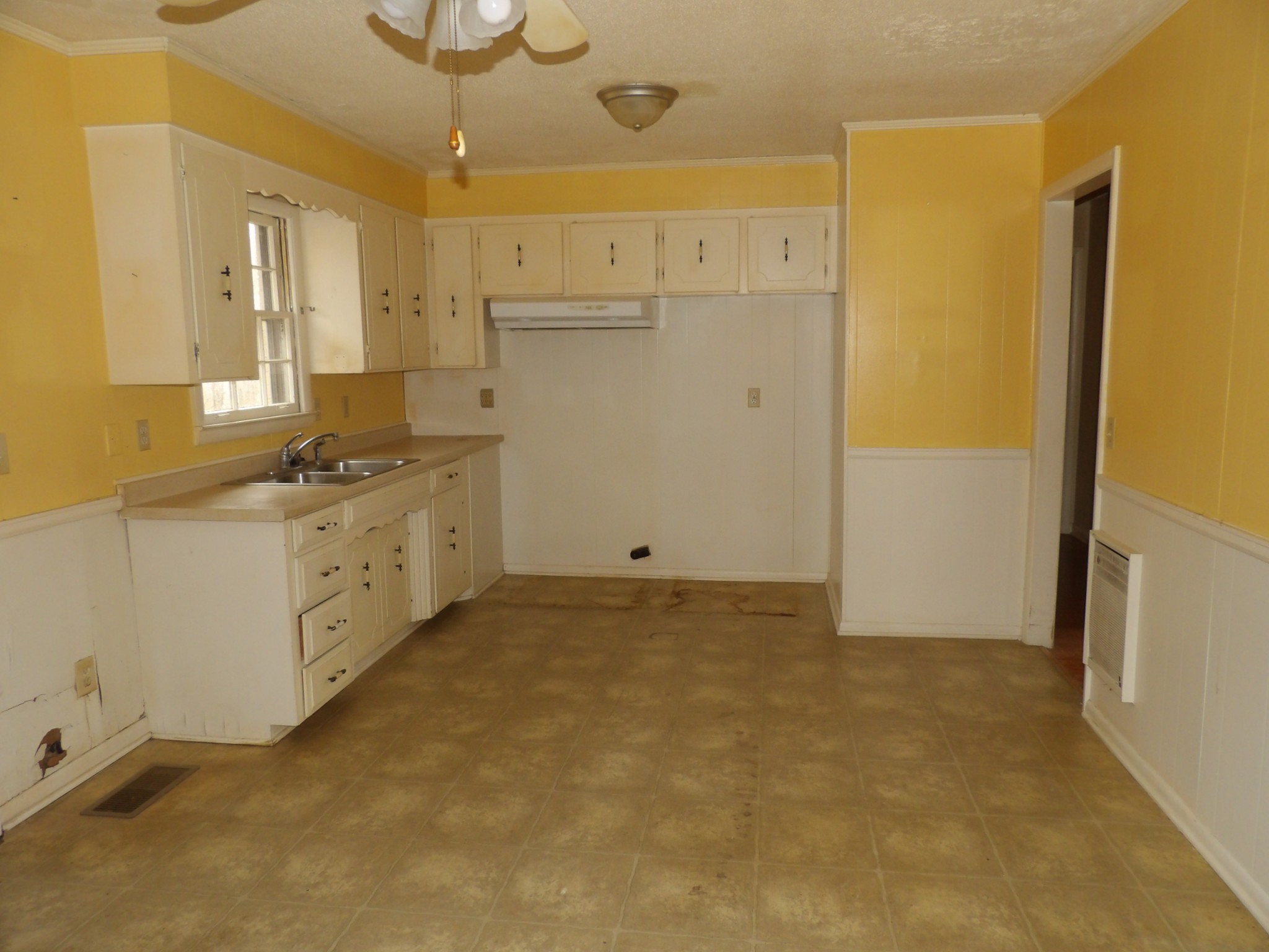 121 Eze Ave