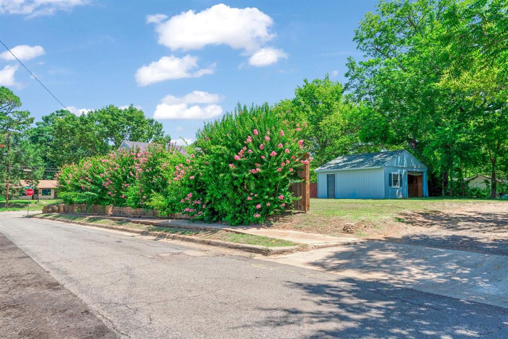 1100 Pine Bluff