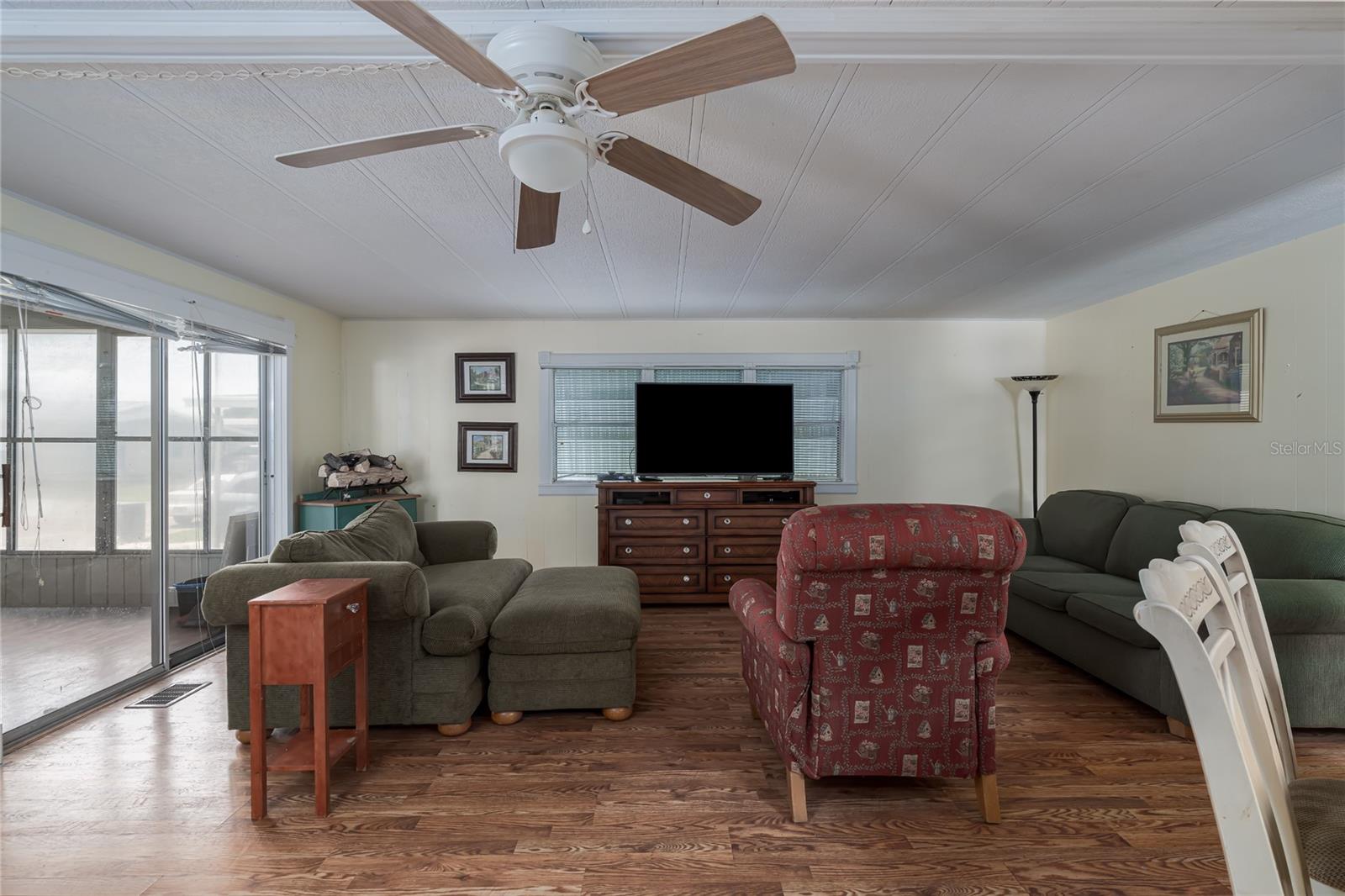 6710 36th Avenue E 32