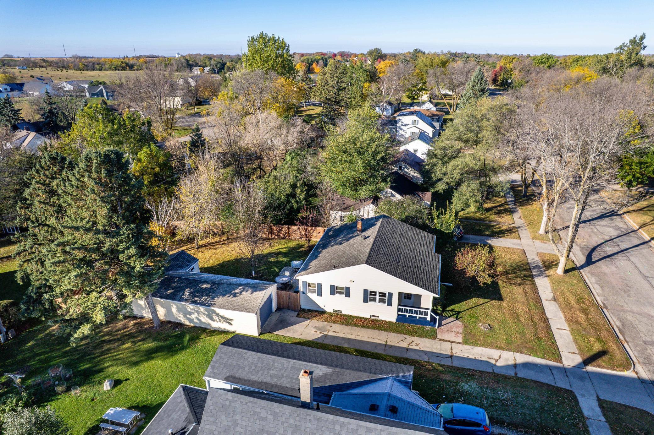 509 W Douglas Avenue