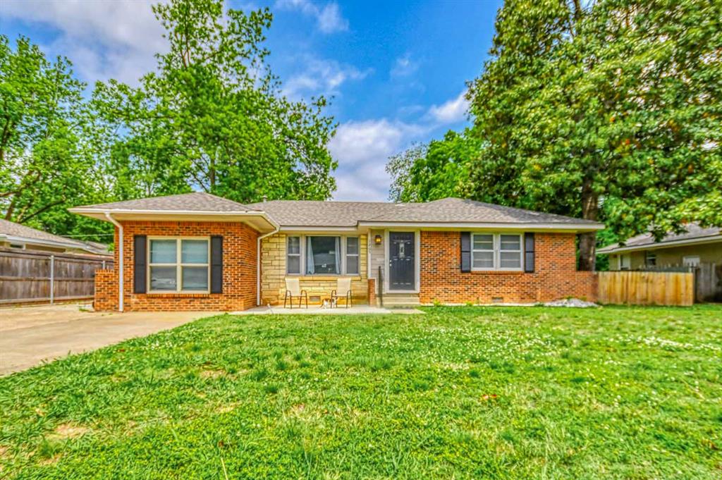 This completely remodeled home is in the heart of Norman and walking distance to OU! The home features beautiful original hardwood floors, remodeled bathrooms and kitchen, laundry room with washer and dryer included. $2000/month rent & $2000 deposit.No Pets allowed. Available for January 5th move in.