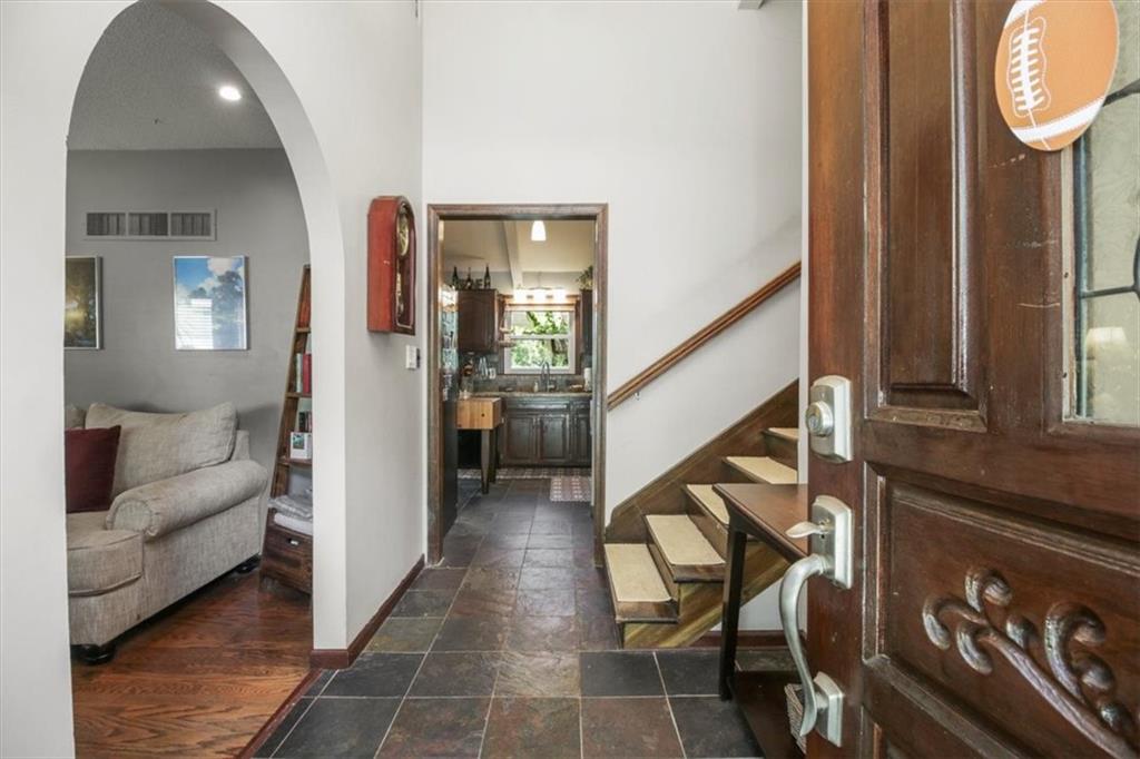 5521 NW Seminole Drive