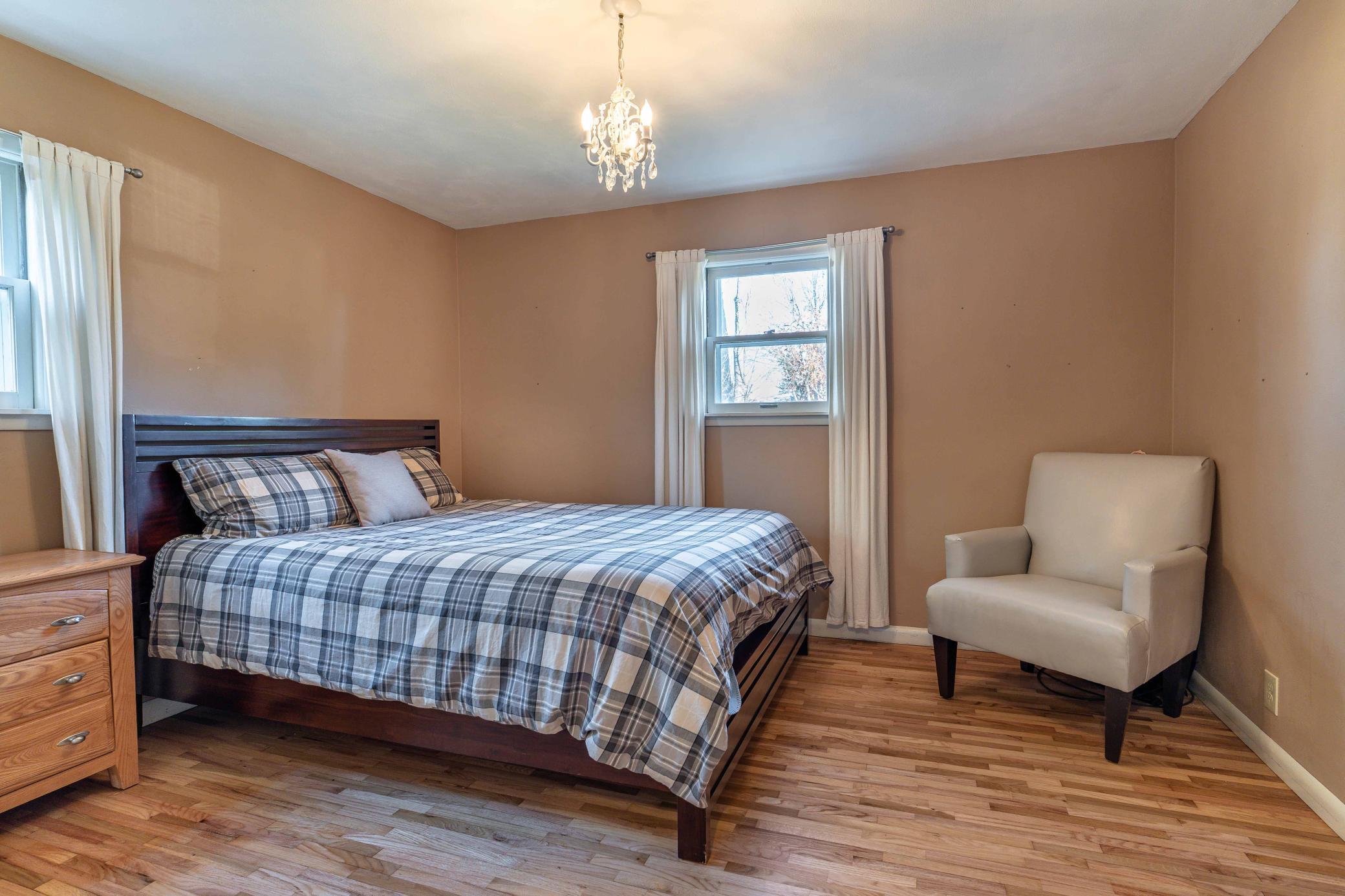 509 W Douglas Avenue