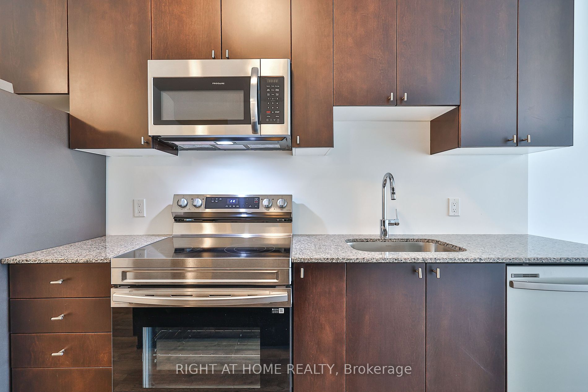 470 Gordon Krantz Ave 217