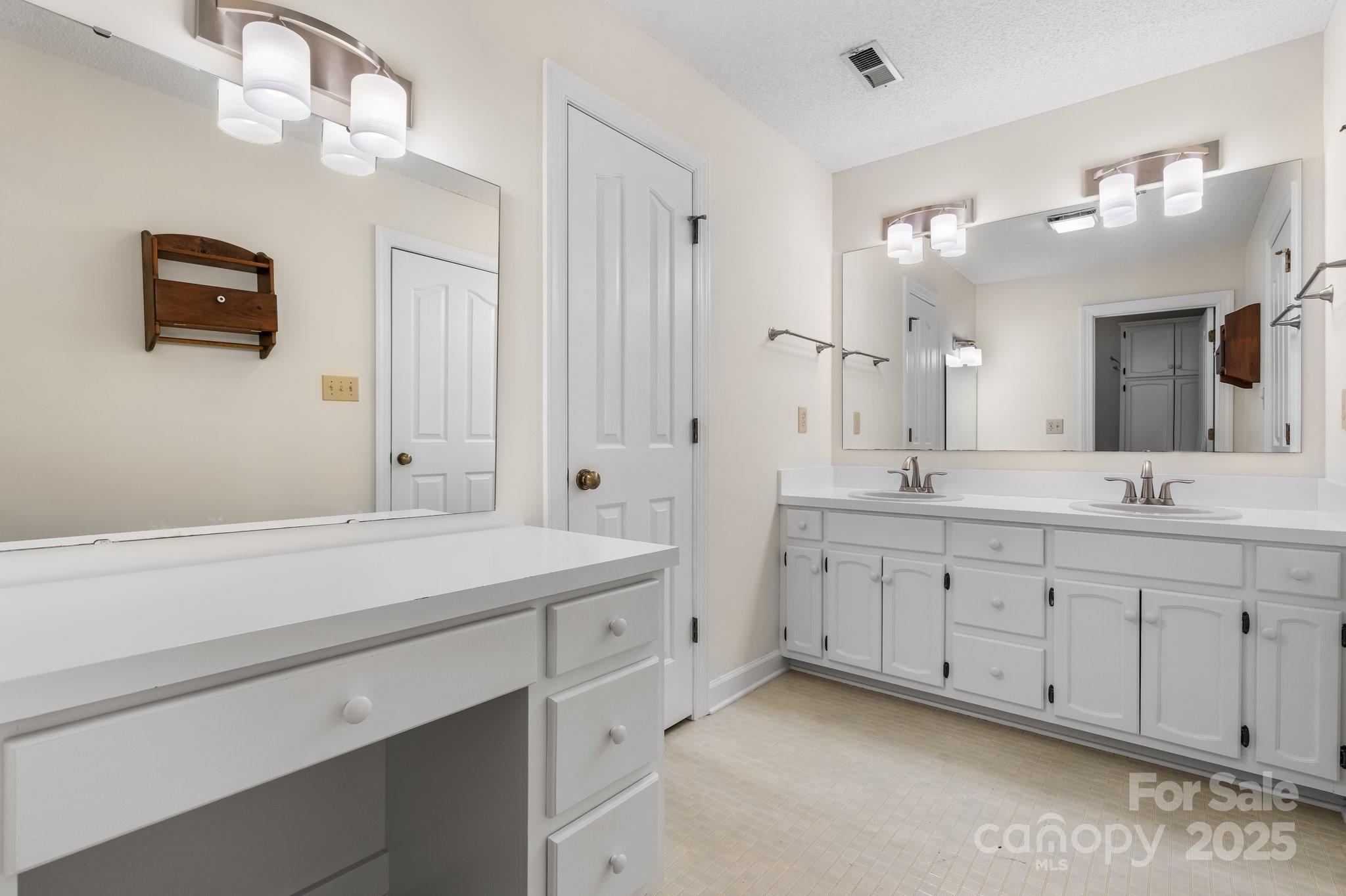 1026 Wellington Court