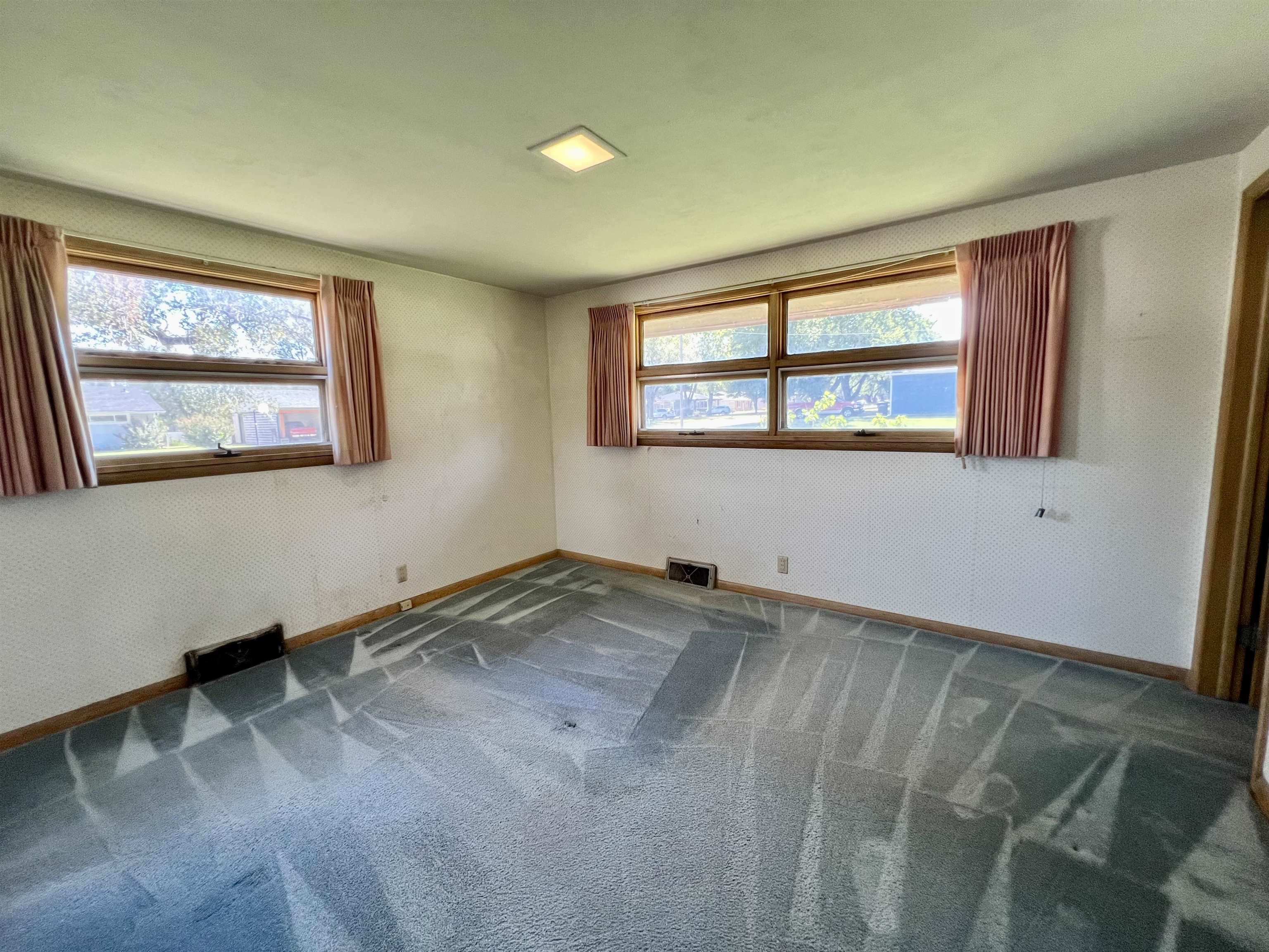 1105 N 7th
