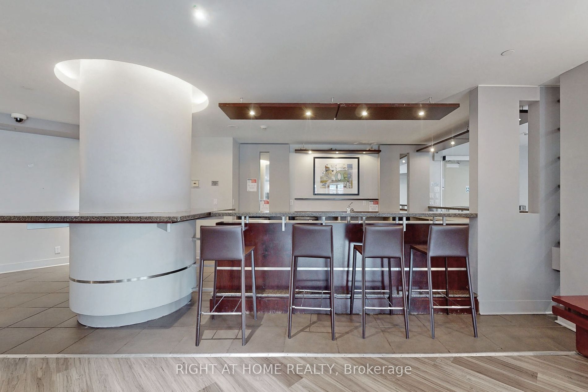 373 W Front St 2808