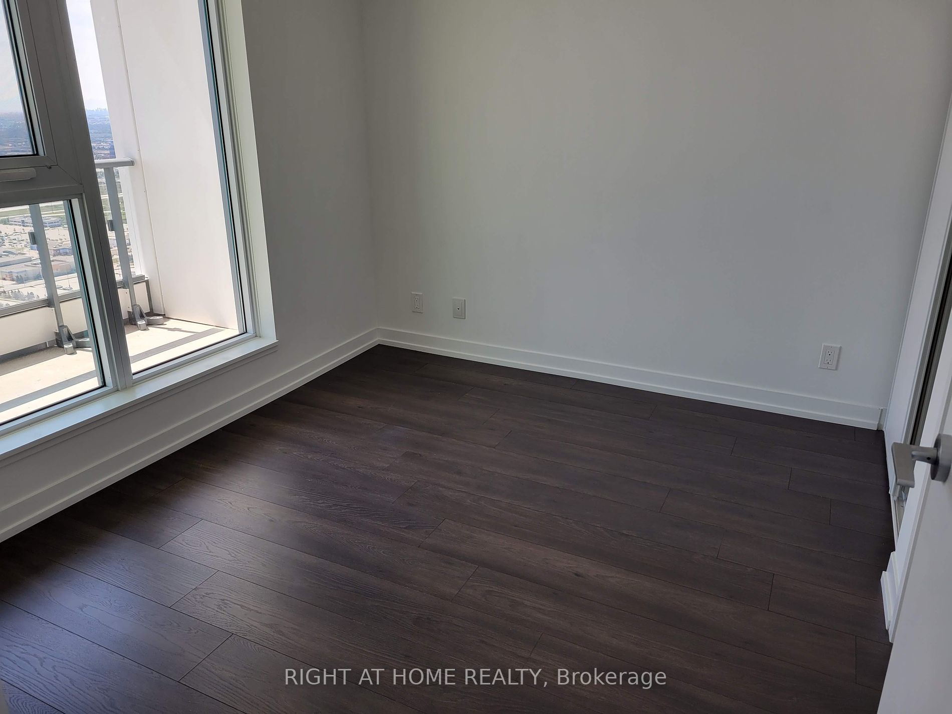 950 Portage Pkwy 6107