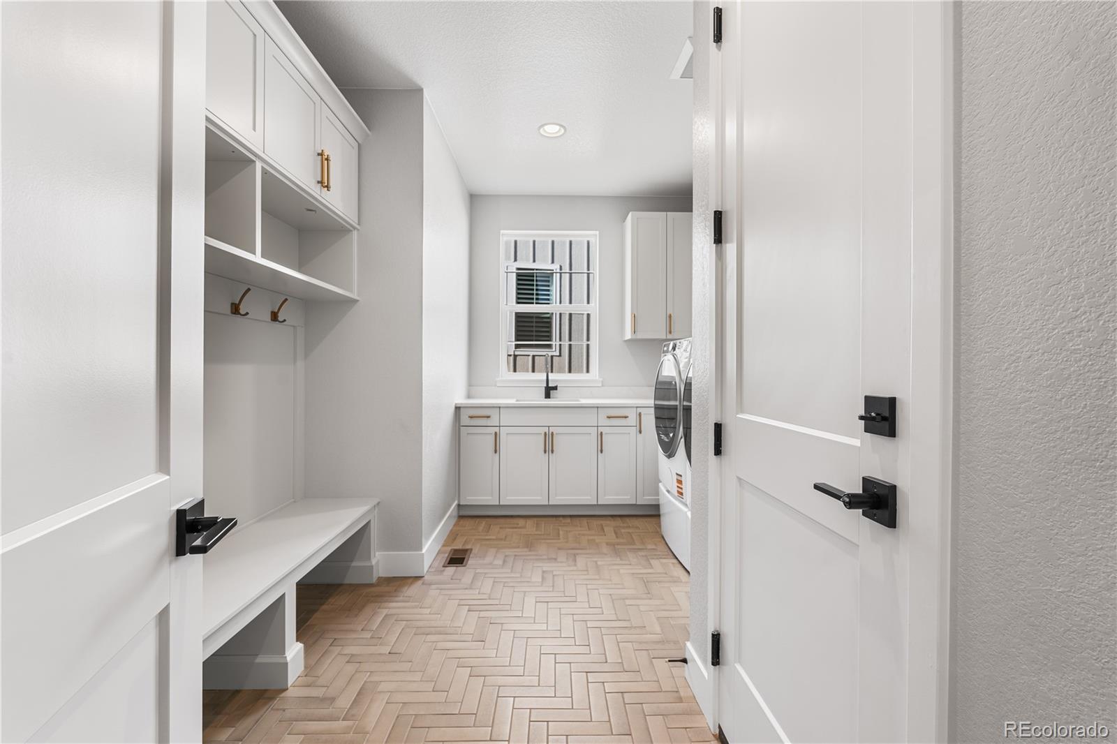 6529 Still Pine Circle