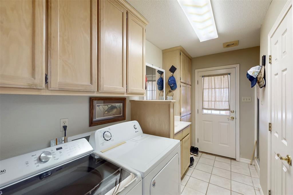 1208 Private Road 1399