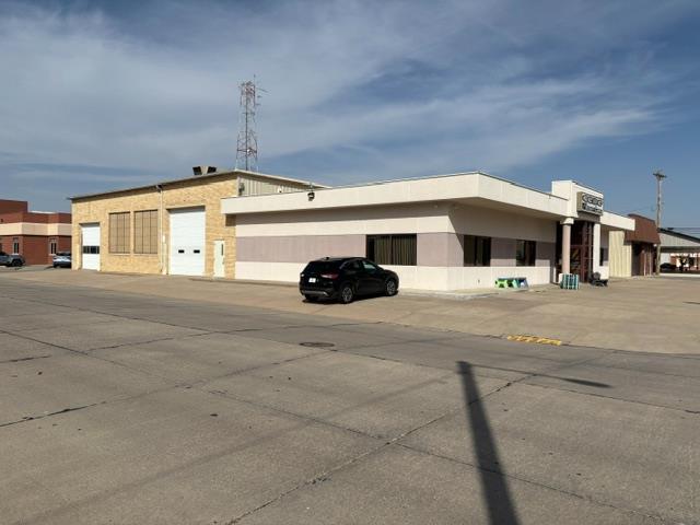120 W Grant