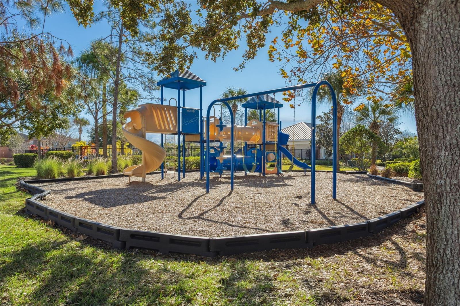 4751 White Sanderling Court