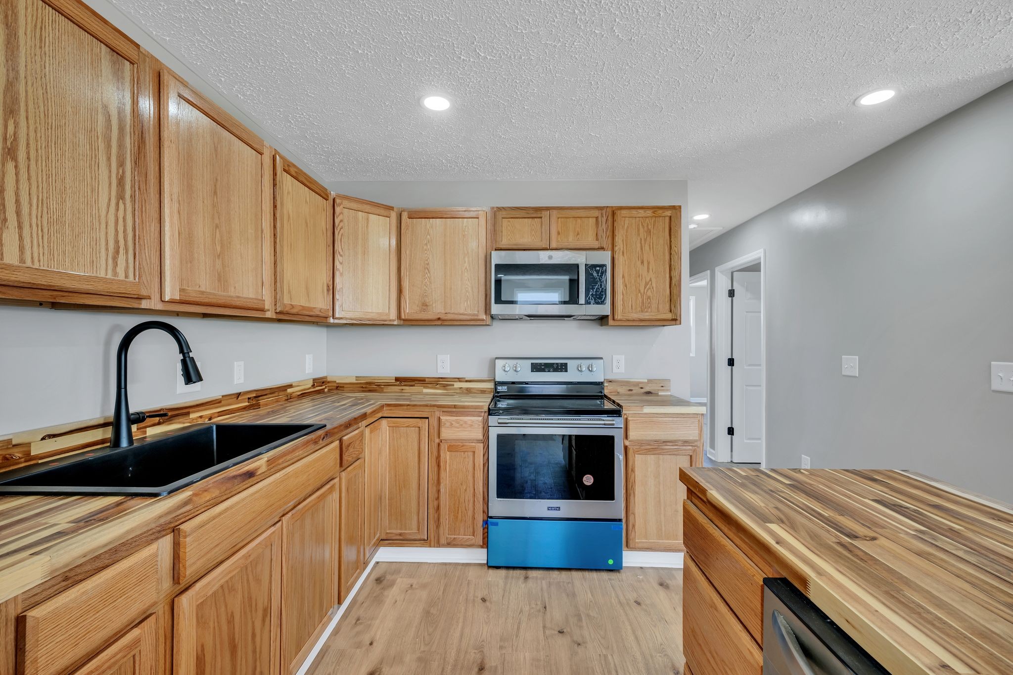 435 Carman Ave