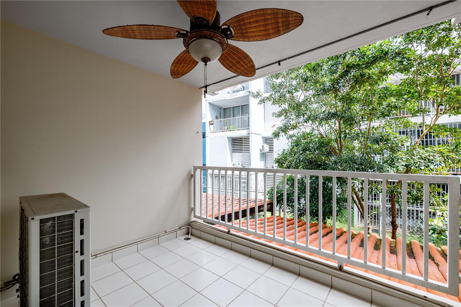 151 Av. Tte. César Luis González 3002