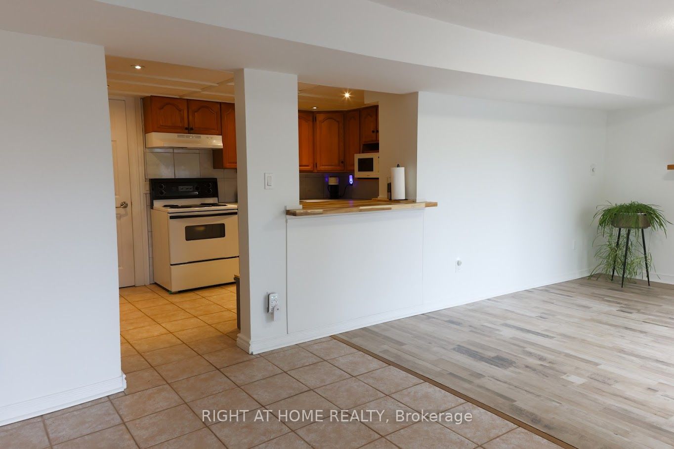 591 N Dunrobin Crt