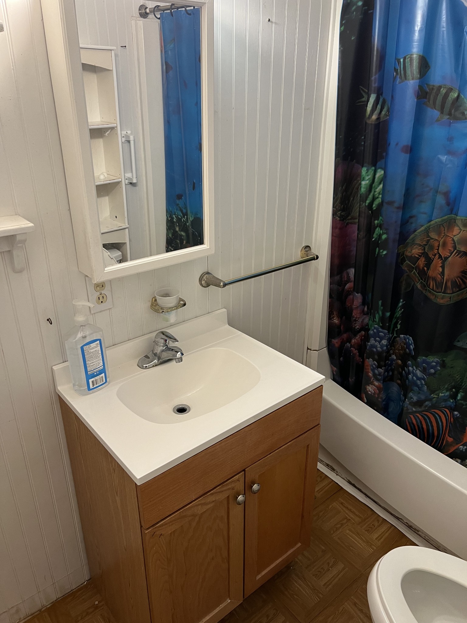 350 Lagoon Dr