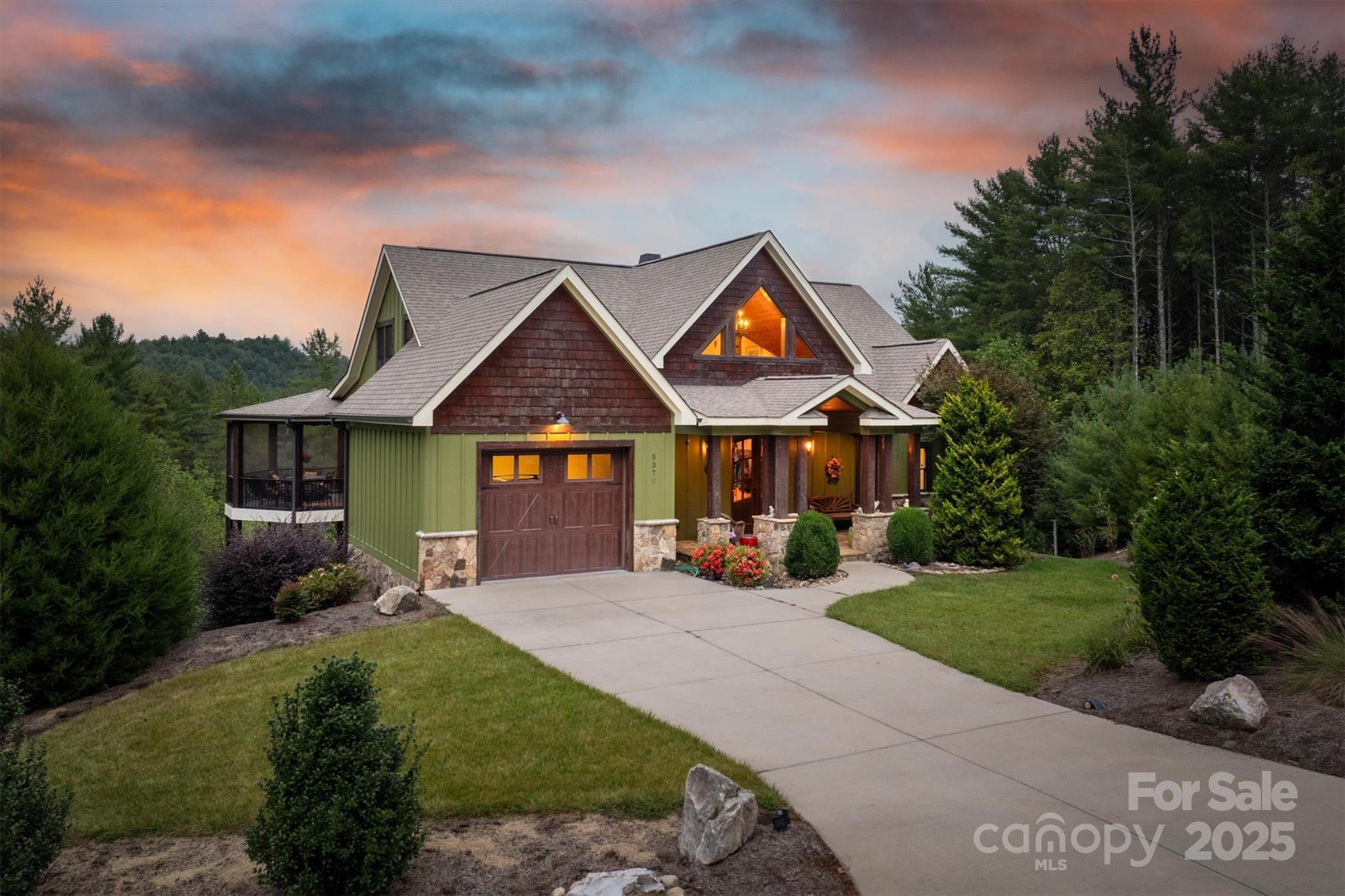 5378 Oak Crest Lane 114/115