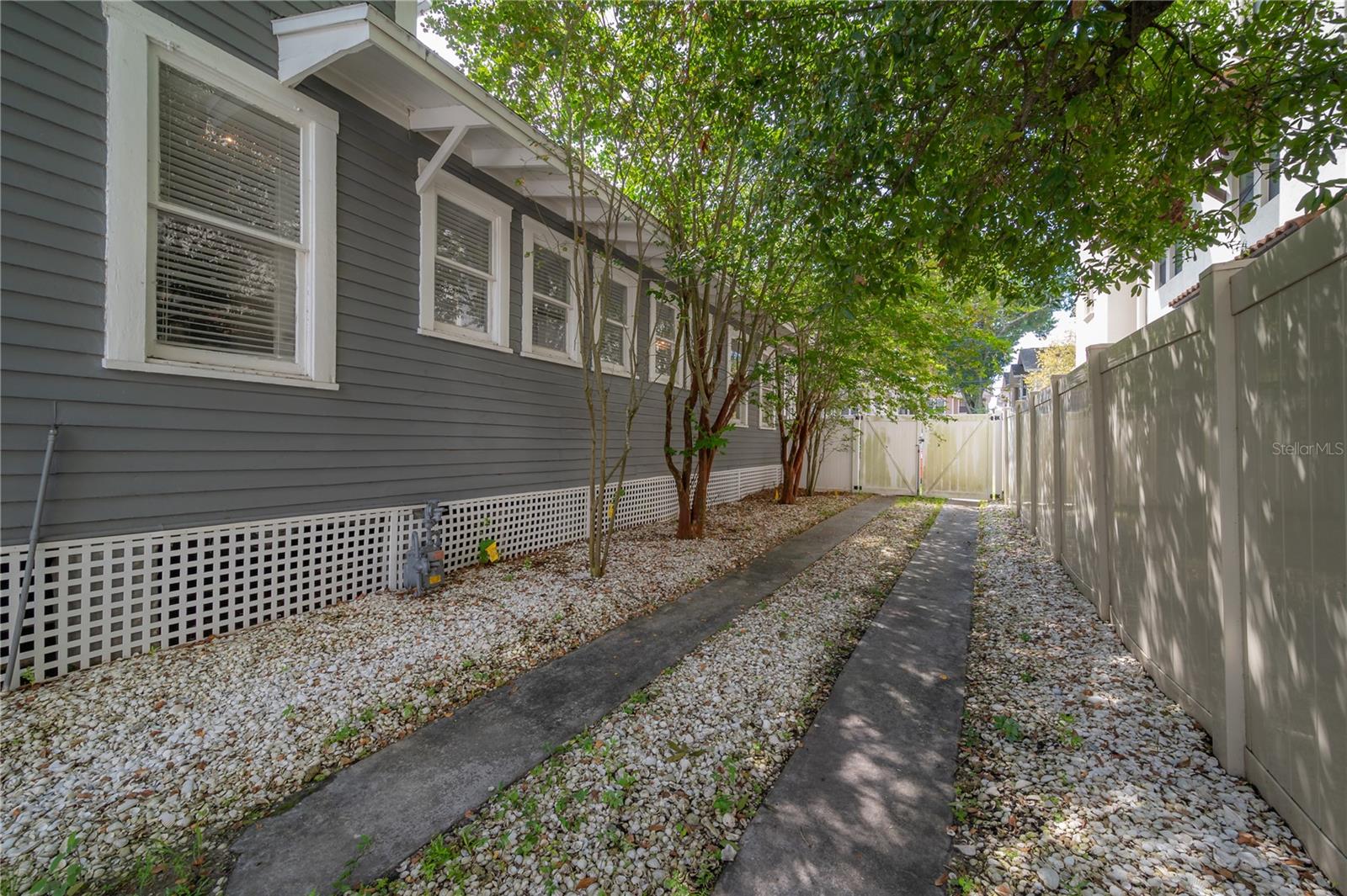 2921 W El Prado Boulevard