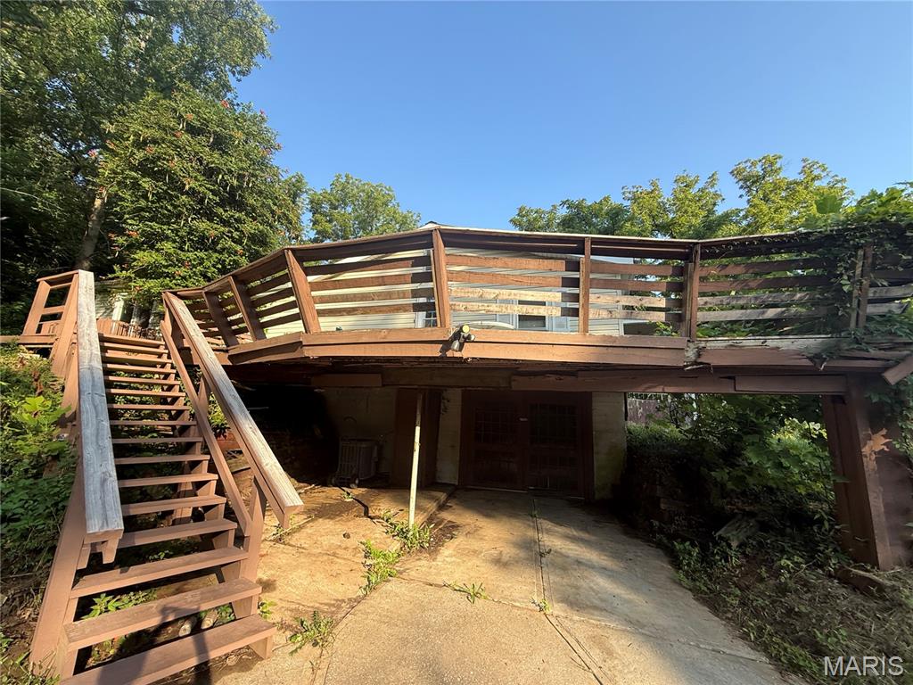 2405 Lilly Street