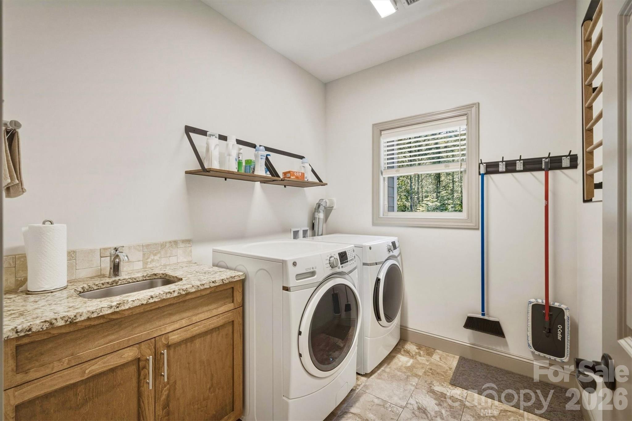 5515 Cedar Cove Way