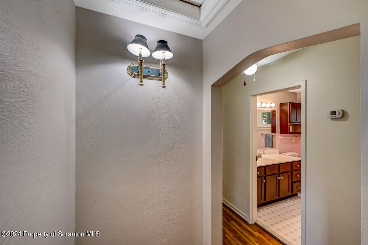 100 Buckhill
