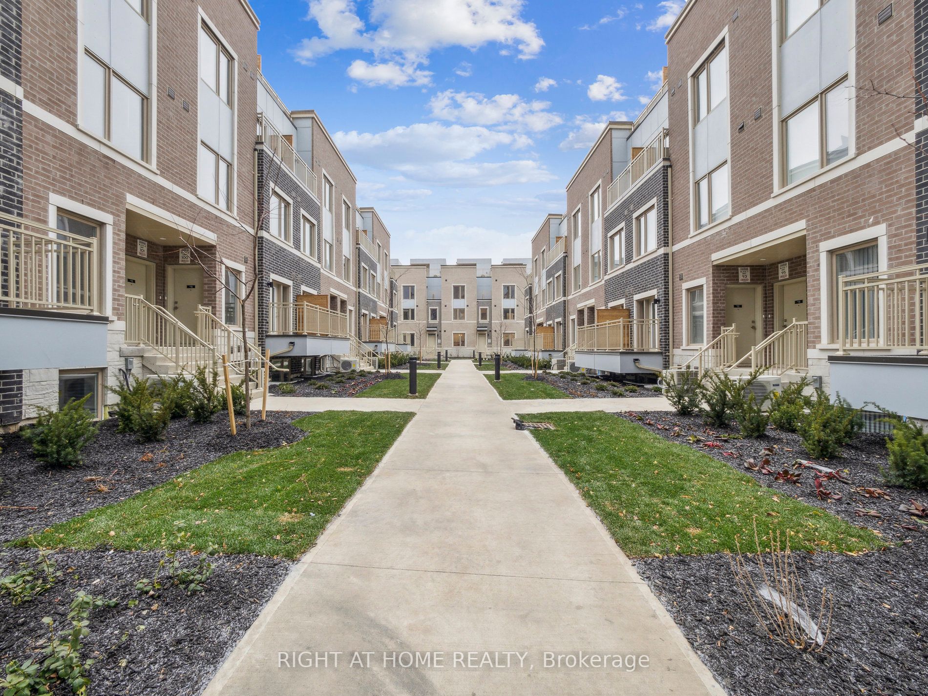 39 Honeycrisp Cres 105