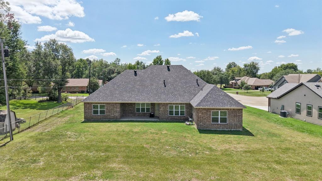 1702 Kings Lane