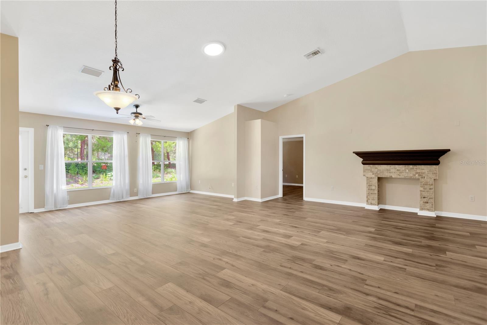 11148 Hollander Avenue