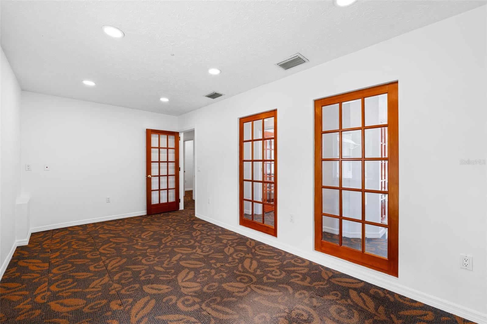 1304 W Fletcher Avenue