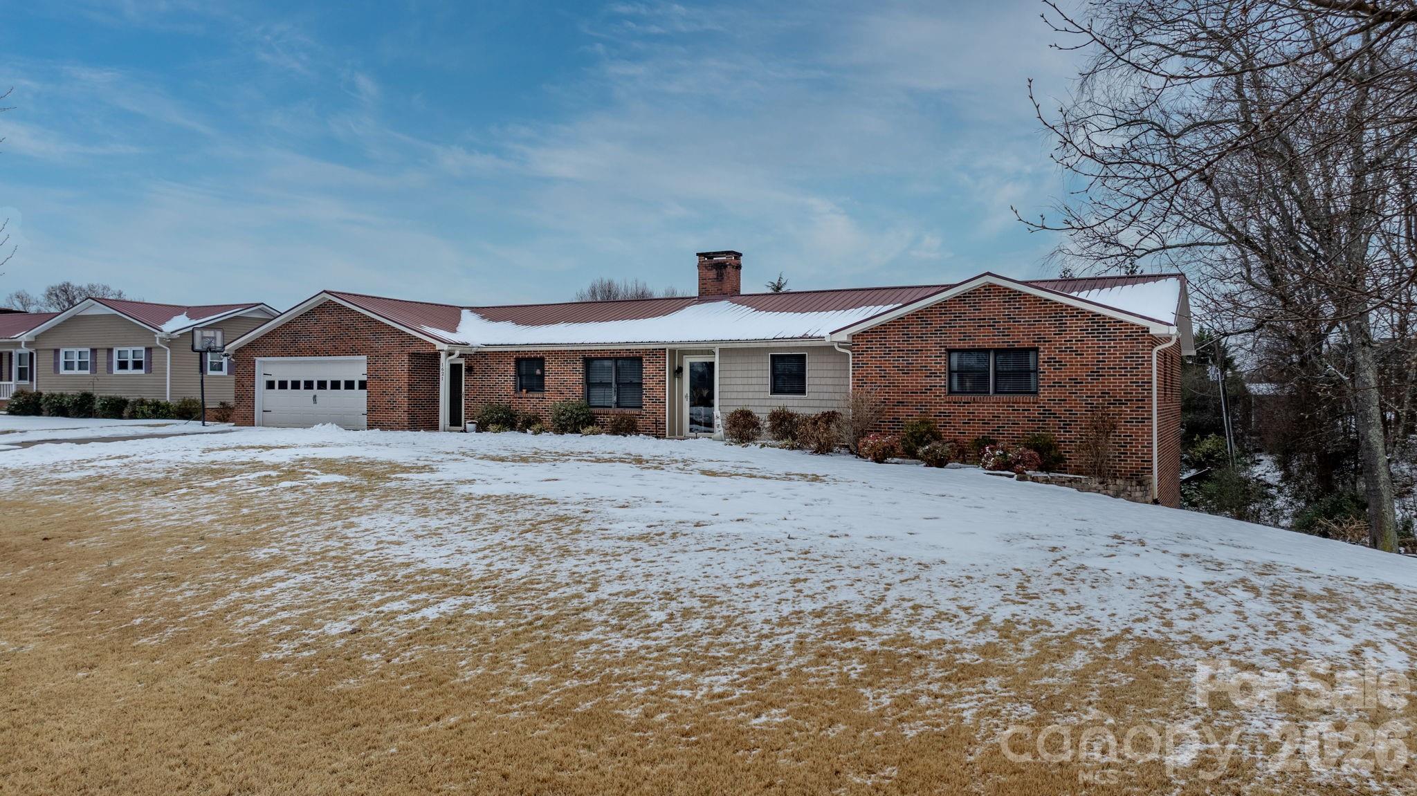 1621 Dakota Drive