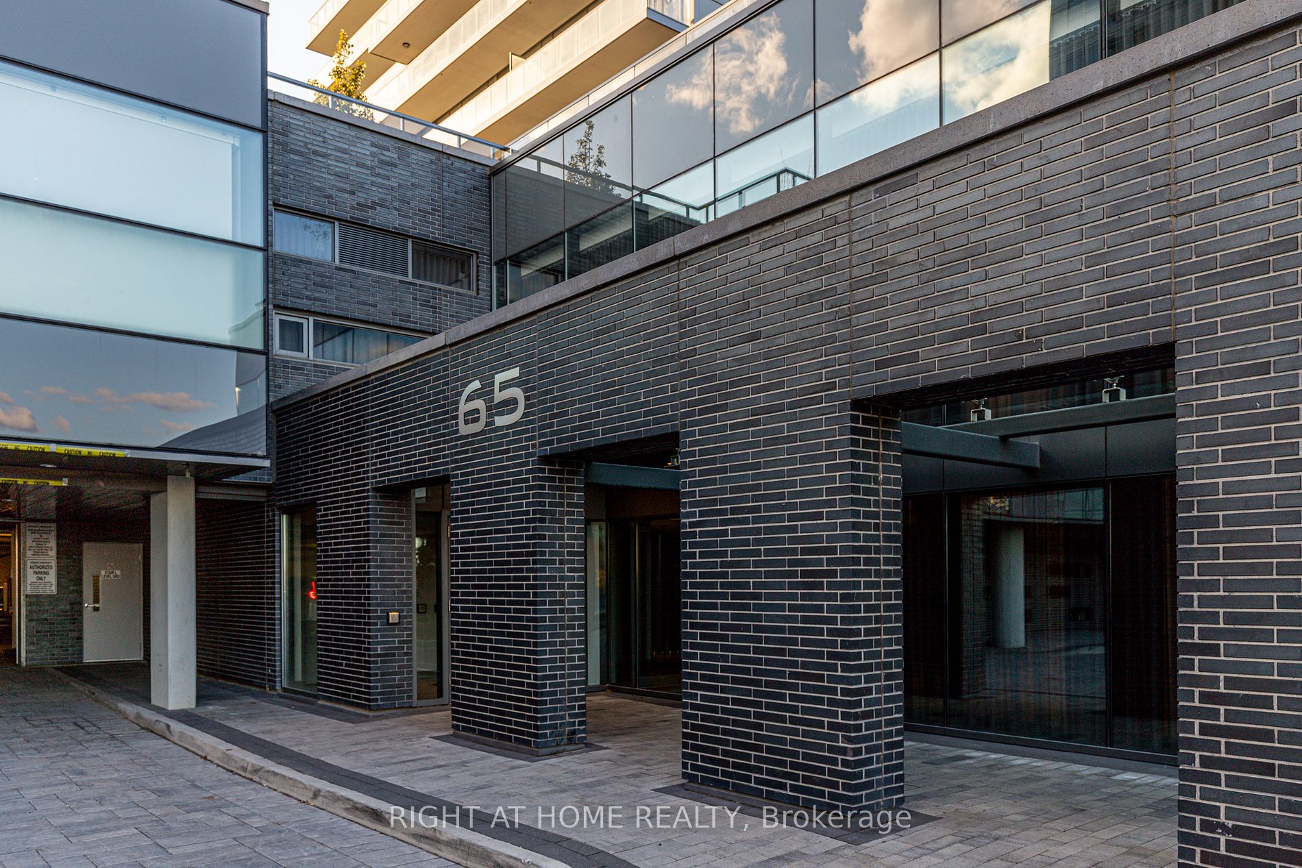 65 Oneida Cres Lph06