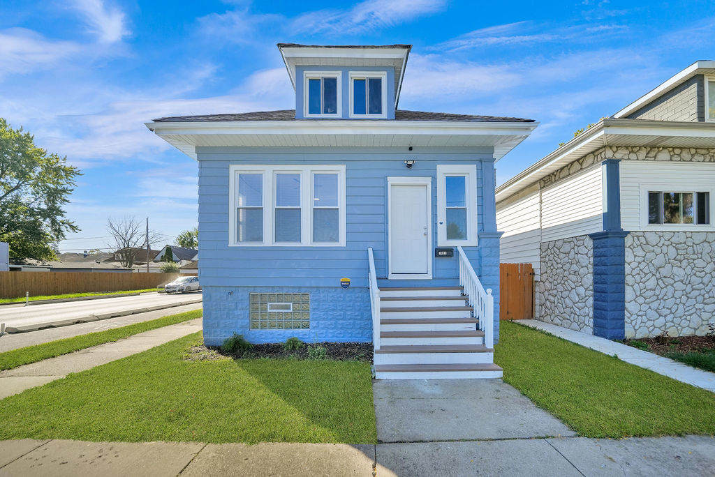 Completely Updated 4 bedroom 2 bath home that offers modern finishes. NEW furnace , A/C, and tankless water heater. This property is in move in condition. Brand new SS Appliance package. The basement offers a large party room, perfect for the upcoming holidays. Taxes are super low. Make your Apt. today.