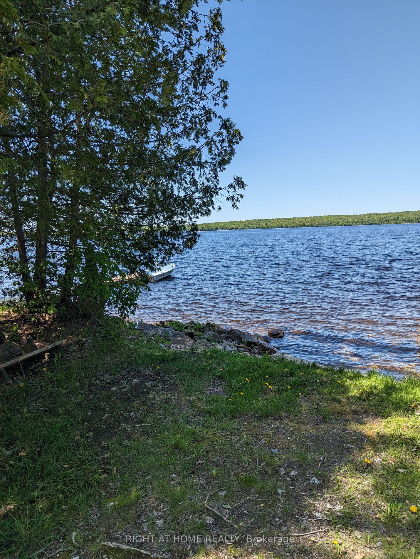 4 Lakeshore Rd