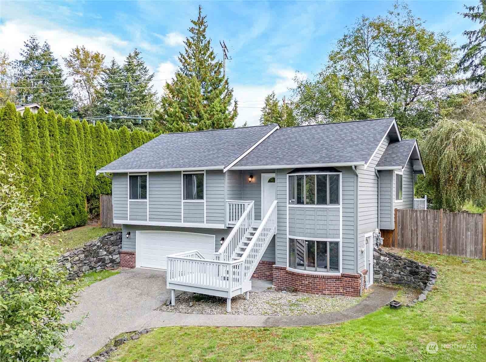 935 Holly Drive