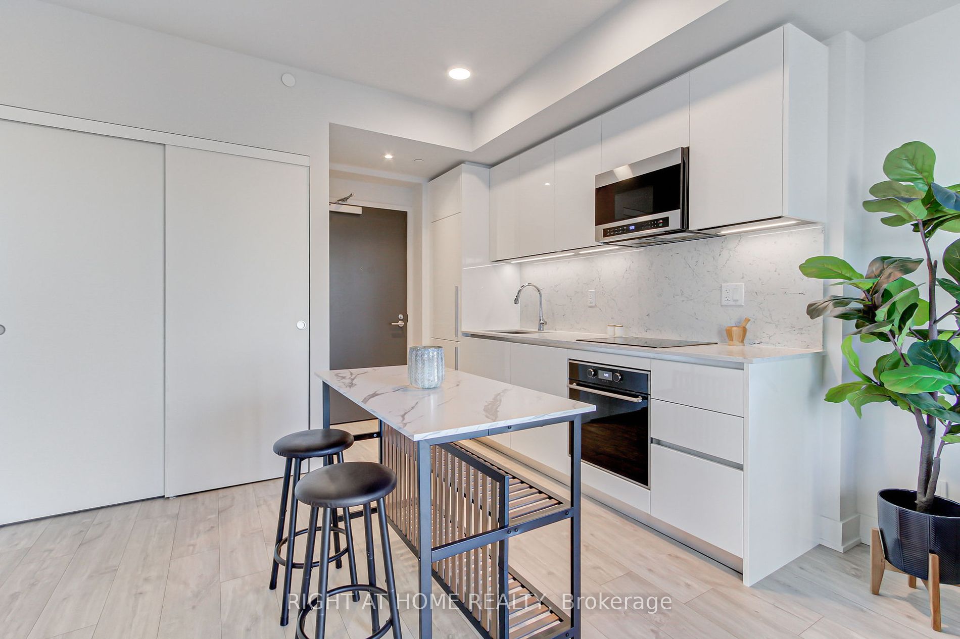 8 Cumberland St 4001