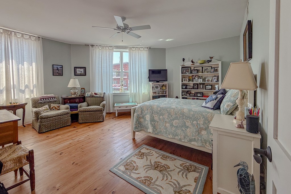 300 Mason Ave 3H