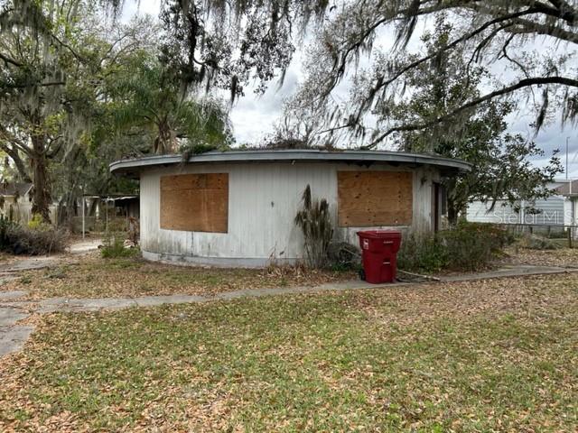 Investment opportunity in the heart of Plant City. This property is being sold strictly as-is and the value is in the land itself.   Buyer is responsible for verifying all zoning, land use, utilities, impact fees, and redevelopment options with Plant City. Don't miss this opportunity. Sold as is with the right to inspect. This property is subject to a 3-Day First Look Period. Seller will negotiate offers after the period expires.