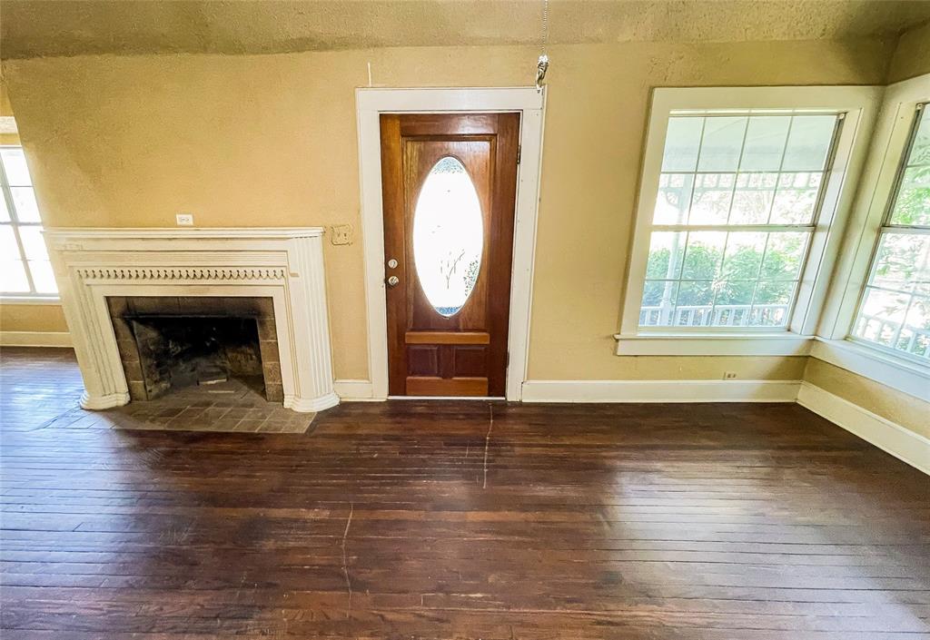 1401 Highway 180 W