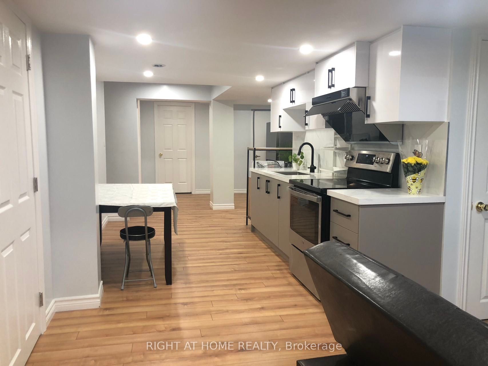 38 Glaceport Cres Bsmt