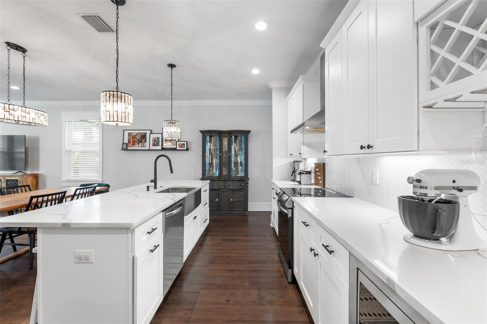 107 W Genesee Street