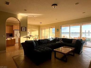 1647 Riverside Drive