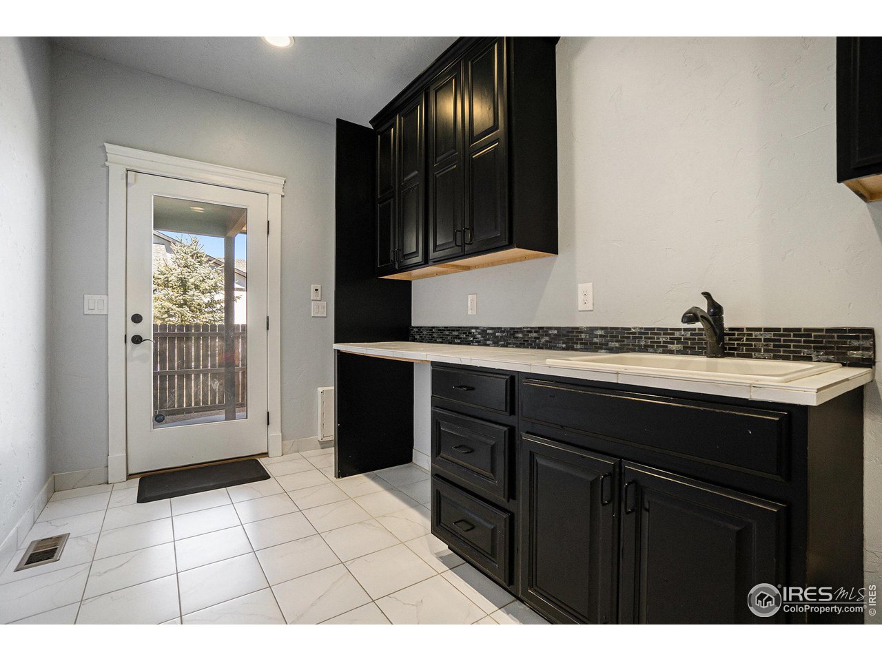 8734 Longs Peak Cir