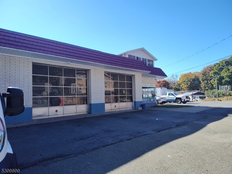 812 S Main St Bay L