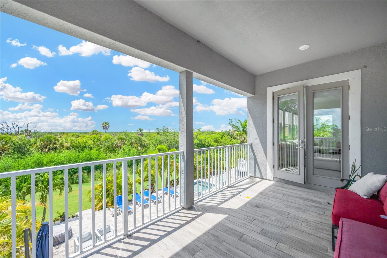 832 Manns Harbor Drive